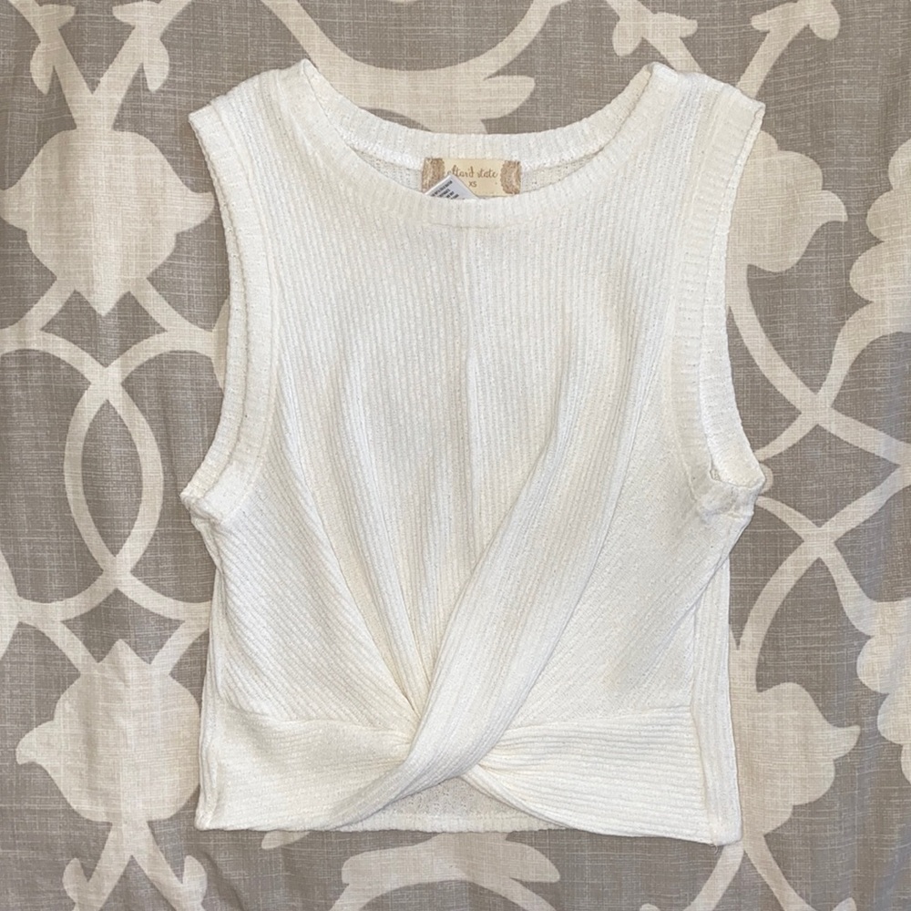 Twist Feomt Cropped Top